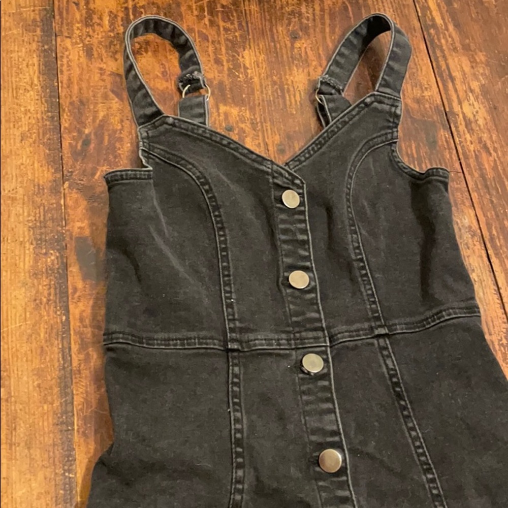 URBAN OUTFITTERS FADED BLACK DENIM MINI DRESS - Picture 3 of 14